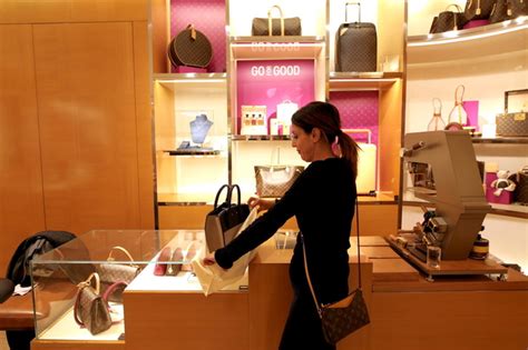 emploi vendeur louis vuitton